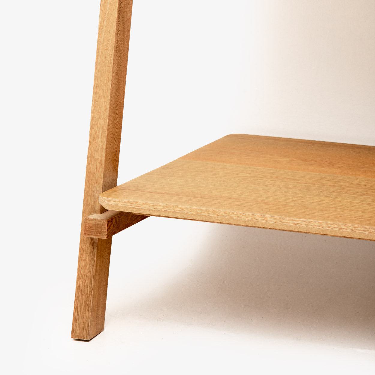 Biblioteca de madera Muluya - Bibliotecas - The Blue House